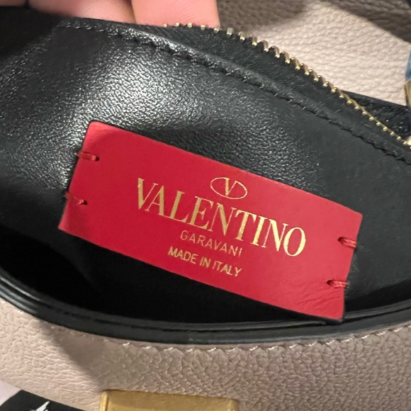 Valentino   VRing Small Crossbody Bag - Picture 8 of 11